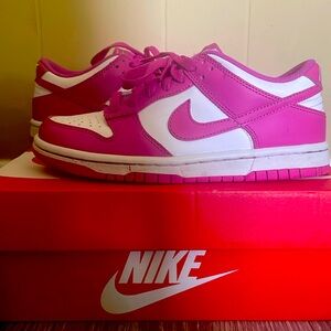 Pink/white dunks